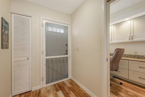 Condo in Sarasota, Florida, 2 bedrooms  № 1876129 - photo 4