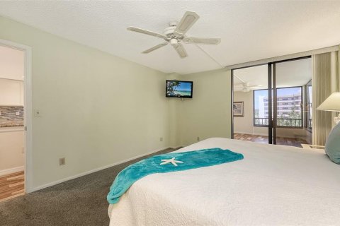 Condo in Sarasota, Florida, 2 bedrooms  № 1876129 - photo 24