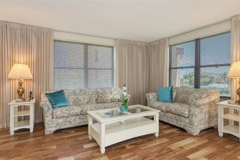Condo in Sarasota, Florida, 2 bedrooms  № 1876129 - photo 17