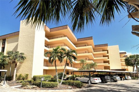 Condo in Sarasota, Florida, 2 bedrooms  № 1876129 - photo 1