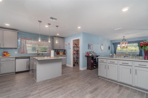 Casa en venta en Punta Gorda, Florida, 4 dormitorios, 277.13 m2 № 1642703 - foto 20