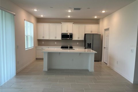 Casa en venta en Haines City, Florida, 5 dormitorios, 237.83 m2 № 1876908 - foto 4