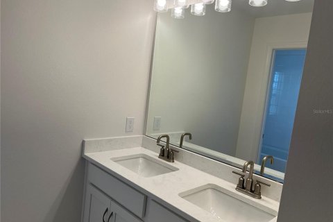 Casa en venta en Haines City, Florida, 5 dormitorios, 237.83 m2 № 1876908 - foto 5
