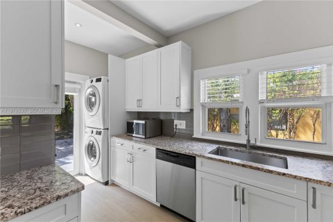 Купить виллу или дом в Майами, Флорида 3 спальни, 124.02м2, № 2044794 - фото 13