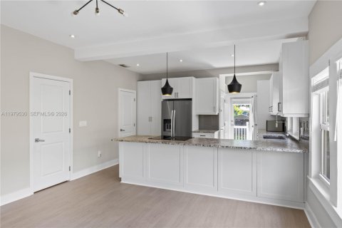 Купить виллу или дом в Майами, Флорида 3 спальни, 124.02м2, № 2044794 - фото 10