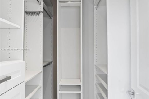 Купить виллу или дом в Майами, Флорида 3 спальни, 124.02м2, № 2044794 - фото 23