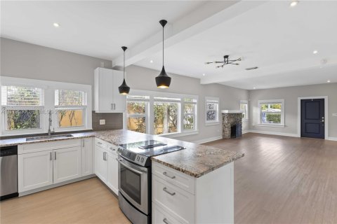 Купить виллу или дом в Майами, Флорида 3 спальни, 124.02м2, № 2044794 - фото 15