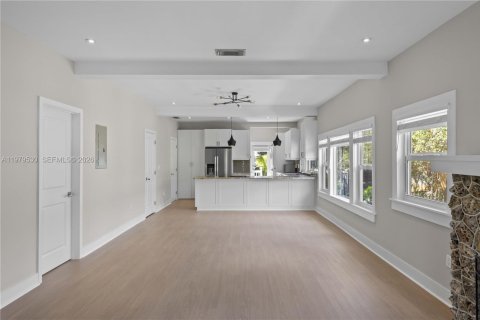 Купить виллу или дом в Майами, Флорида 3 спальни, 124.02м2, № 2044794 - фото 2