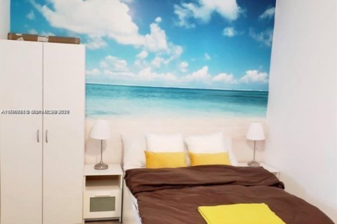 Коммерческая недвижимость в Халландейл-Бич, Флорида 107.77м2 № 2005128