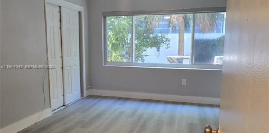 Apartment in Bay Harbor Islands, Florida 2 bedrooms, 88.26 sq.m. № 1994547