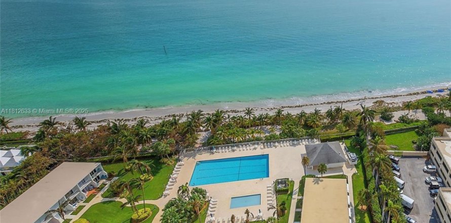 Кондоминиум с 3 спальнями в Ки-Бискейн, Флорида № 1977957