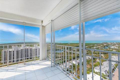 Снять в аренду кондоминиум в Ки-Бискейн, Флорида 3 спальни, 289.86м2, № 1977957 - фото 10