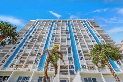 Снять в аренду кондоминиум в Ки-Бискейн, Флорида 3 спальни, 289.86м2, № 1977957 - фото 25