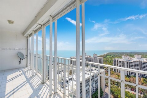 Снять в аренду кондоминиум в Ки-Бискейн, Флорида 3 спальни, 289.86м2, № 1977957 - фото 22