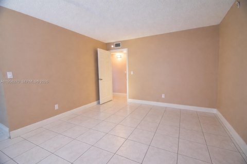 Copropriété à louer à Miami, Floride: 2 chambres, 77.85 m2 № 2020703 - photo 18