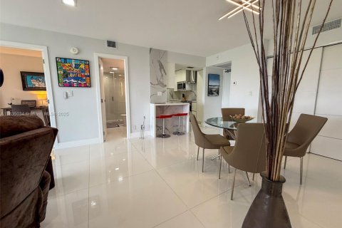 Copropriété à vendre à Aventura, Floride: 2 chambres, 107.49 m2 № 1934993 - photo 7