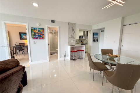 Copropriété à vendre à Aventura, Floride: 2 chambres, 107.49 m2 № 1934993 - photo 4