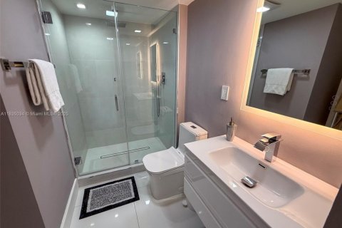 Copropriété à vendre à Aventura, Floride: 2 chambres, 107.49 m2 № 1934993 - photo 20