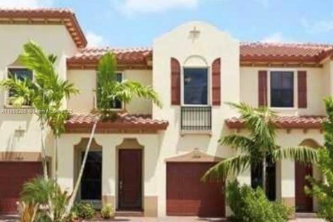 Touwnhouse à louer à Miami, Floride: 3 chambres, 143.91 m2 № 1897481 - photo 1