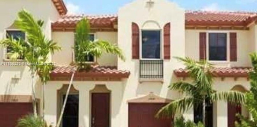 Touwnhouse à Miami, Floride 3 chambres, 143.91 m2 № 1897481