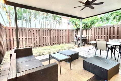 Touwnhouse à louer à Miami, Floride: 3 chambres, 143.91 m2 № 1897481 - photo 10