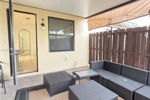 Touwnhouse à louer à Miami, Floride: 3 chambres, 143.91 m2 № 1897481 - photo 8
