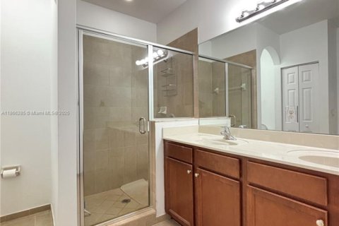 Touwnhouse à louer à Miami, Floride: 3 chambres, 143.91 m2 № 1897481 - photo 4