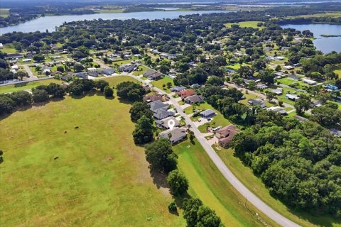 House in Polk City, Florida 3 bedrooms, 140.65 sq.m. № 2341562 - photo 8