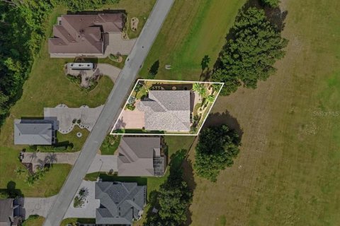 House in Polk City, Florida 3 bedrooms, 140.65 sq.m. № 2341562 - photo 12