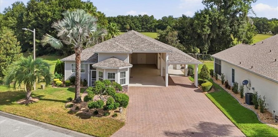 House in Polk City, Florida 3 bedrooms, 140.65 sq.m. № 2341562