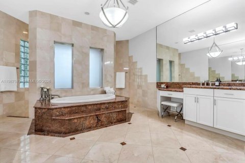 Casa en venta en Davie, Florida, 6 dormitorios, 408.31 m2 № 2055983 - foto 27