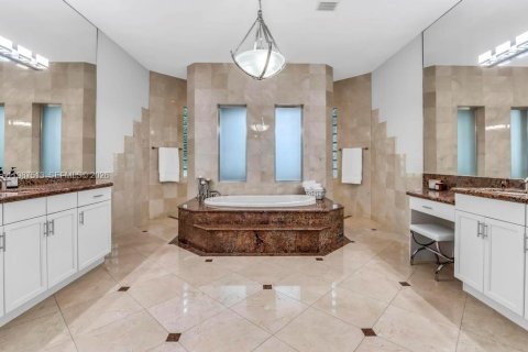 Casa en venta en Davie, Florida, 6 dormitorios, 408.31 m2 № 2055983 - foto 26