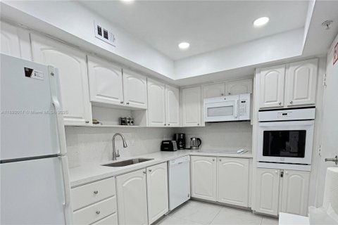 Condominio en venta en Hollywood, Florida, 1 dormitorio, 75.44 m2 № 1946349 - foto 6
