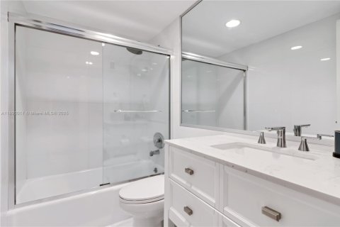Condominio en venta en Hollywood, Florida, 1 dormitorio, 75.44 m2 № 1946349 - foto 9