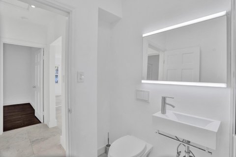 Villa ou maison à louer à Fort Lauderdale, Floride: 3 chambres, 147.44 m2 № 1073905 - photo 1