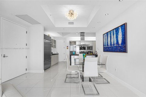 Condo in Sunny Isles Beach, Florida, 2 bedrooms  № 1867500 - photo 14