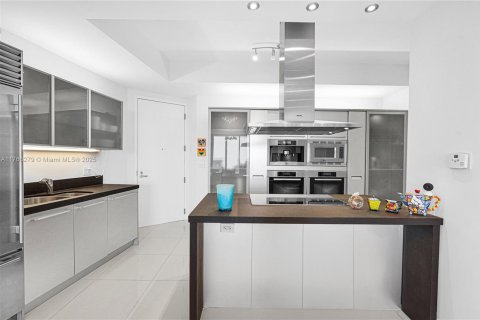 Condo in Sunny Isles Beach, Florida, 2 bedrooms  № 1867500 - photo 12