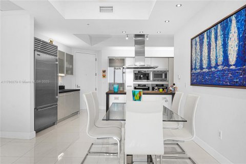 Condo in Sunny Isles Beach, Florida, 2 bedrooms  № 1867500 - photo 4
