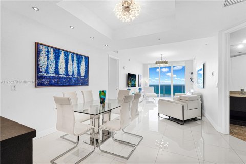 Condo in Sunny Isles Beach, Florida, 2 bedrooms  № 1867500 - photo 15