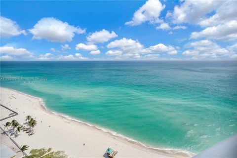 Condo in Sunny Isles Beach, Florida, 2 bedrooms  № 1867500 - photo 6