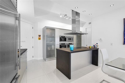 Condo in Sunny Isles Beach, Florida, 2 bedrooms  № 1867500 - photo 8