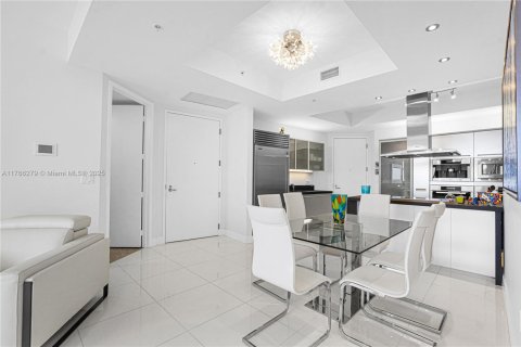 Condo in Sunny Isles Beach, Florida, 2 bedrooms  № 1867500 - photo 7
