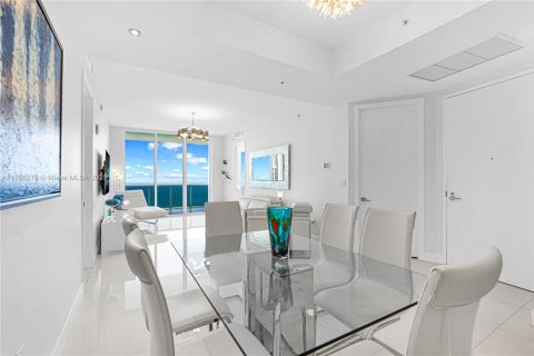 Condo in Sunny Isles Beach, Florida, 2 bedrooms  № 1867500 - photo 16