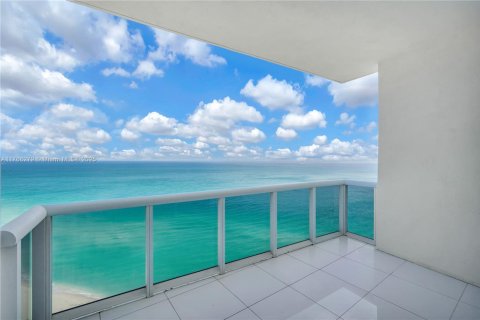 Condo in Sunny Isles Beach, Florida, 2 bedrooms  № 1867500 - photo 21