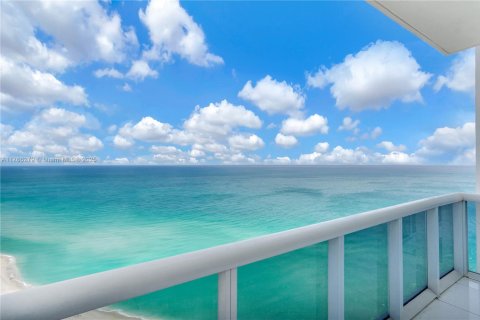 Condo in Sunny Isles Beach, Florida, 2 bedrooms  № 1867500 - photo 28