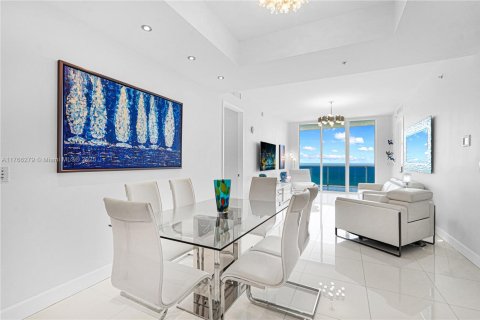 Condo in Sunny Isles Beach, Florida, 2 bedrooms  № 1867500 - photo 10