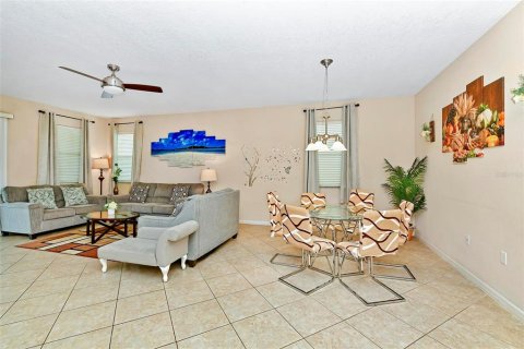 Villa ou maison à louer à Kissimmee, Floride: 4 chambres, 183.76 m2 № 2362691 - photo 15