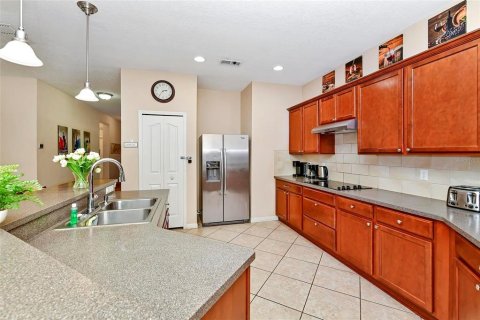 Villa ou maison à louer à Kissimmee, Floride: 4 chambres, 183.76 m2 № 2362691 - photo 19