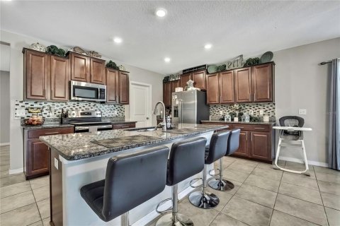 House in Zephyrhills, Florida 5 bedrooms, 302.4 sq.m. № 1613685 - photo 26