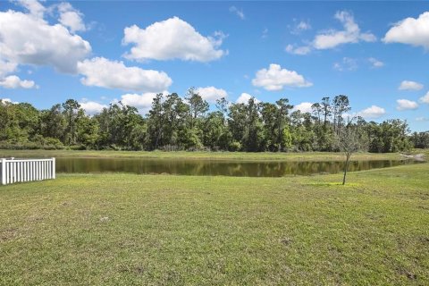 House in Zephyrhills, Florida 5 bedrooms, 302.4 sq.m. № 1613685 - photo 14